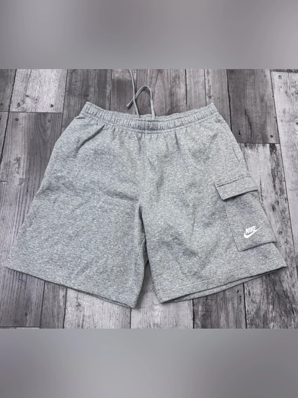 Nike Shorts Sportswear Club Cargo Fleece Solid Gray White Logo XL Mens